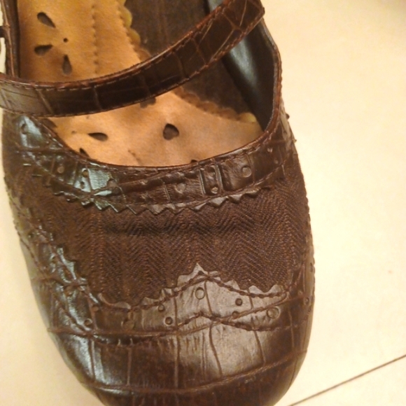 Women's Mudd Brown Dress Shoes - Picture 11 of 12